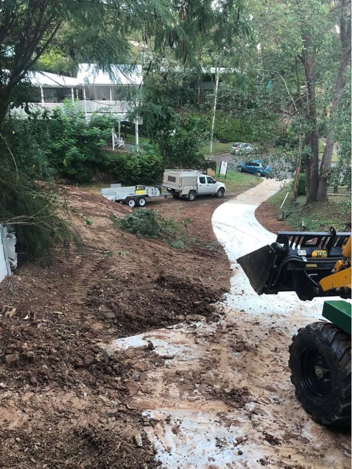 Steep terrain is not an issue. Earth moving through tough landscape done with ease using Rogers Little Loaders Kanga