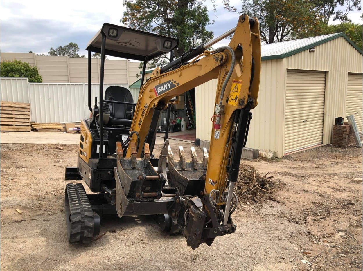 1.7 Tonne Mini Excavator "Do it once, do it right!" - This isn't just our slogan; it's the ethos that drives every project at Rogers Little Loaders. Nestled in the heart of Brisbane and Ipswich, we stand as a beacon of Australian dedication, workmanship, and innovation. Our commitment to excellence is evident in our comprehensive suite of hardscape landscaping and Earthmoving services, enhanced by our wet and dry hire offerings. Rogers Little Loaders - Big Solutions in Small Packages! Our reputation in the domestic landscaping realm is built on trust, expertise, and our ability to transform landscapes, one block at a time. From landscaping and turf laying, paving, retaining and fencing to concreting and irrigation, we're your trusted partner in mini excavation, ensuring every dream landscape you envision becomes a reality.