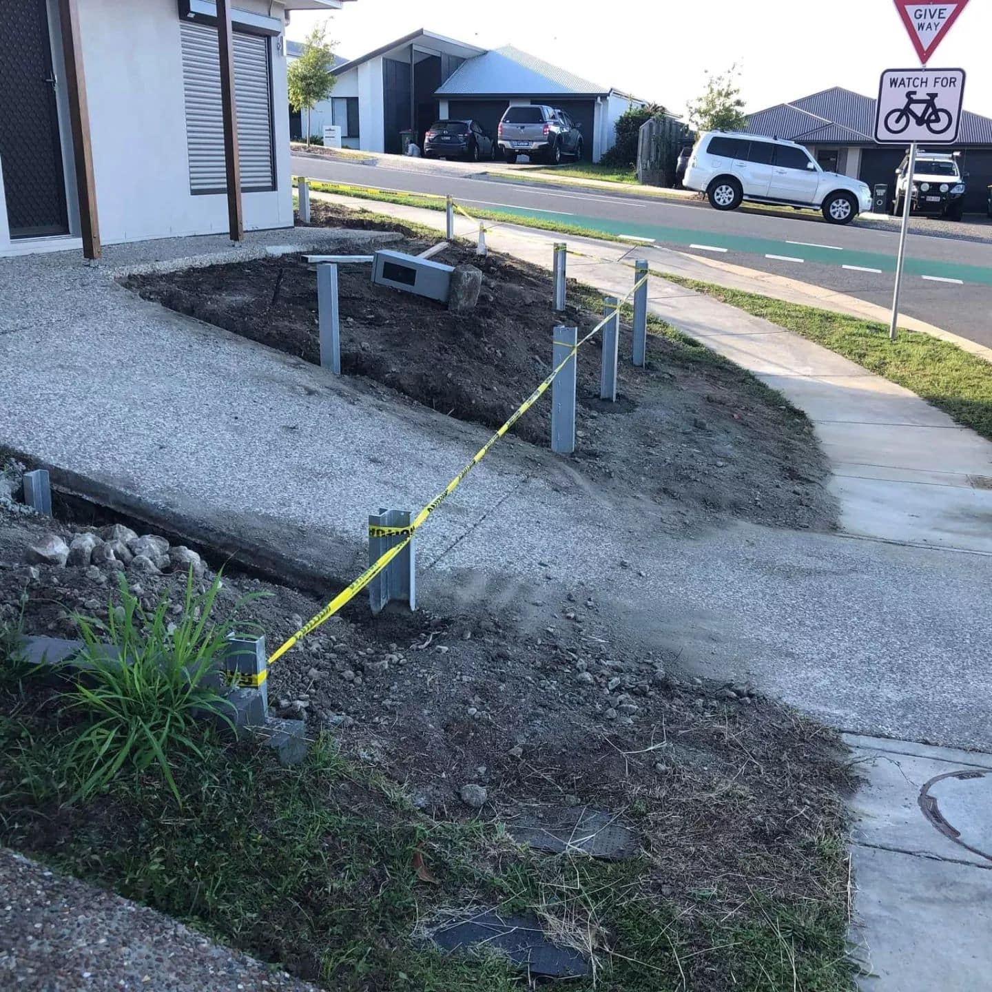 Timber look concrete sleeper retaining wall. 02