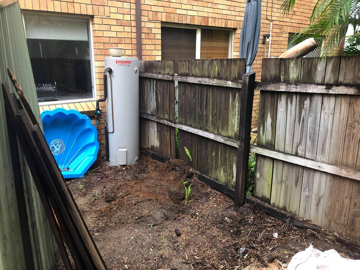 Rogers Little Loaders is in East Brisbane, Queensland.

Monday. 31 May 2021  ·

 Courtyard paving and boundary fencing in East Brisbane

Originally a rubble pit small yard with rotten fences. A complete revamp was carried out by excavating the land and building new timber boundary fences with 400 high retaining underneath and an access gate. Courtyard was then levelled, sloped towards drains and paved with pavers supplied by the client on compacted crusher dust with concrete edging.Call 0468 477 937 for your free quote